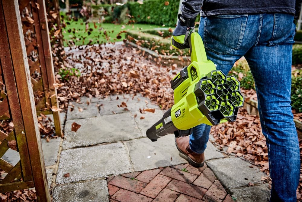 Akumulatorowa dmuchawa do liści do czyszczenia patio