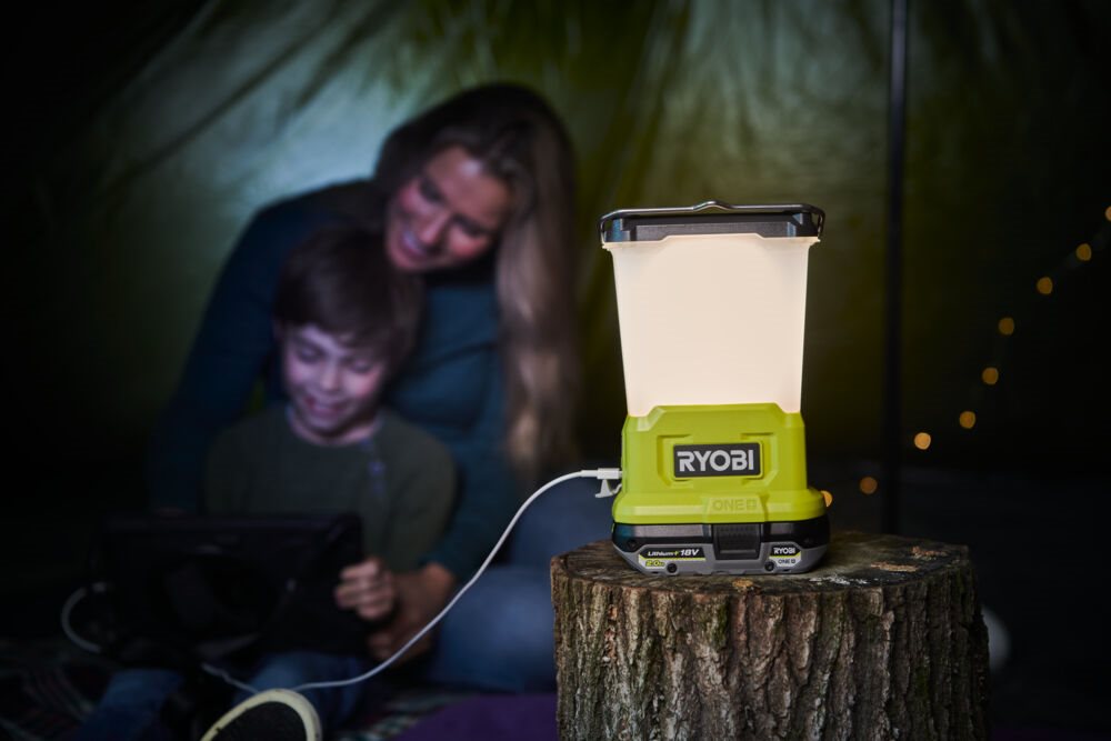 Lampka do biwakowania RYOBI