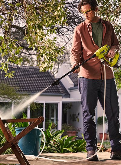 CORDLESS POWER WASHERS