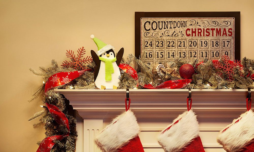 HOW TO BUILD A HOLIDAY MANTLE CHARACTERS