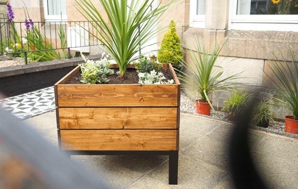 How to Build a Modern DIY Planter with Legs