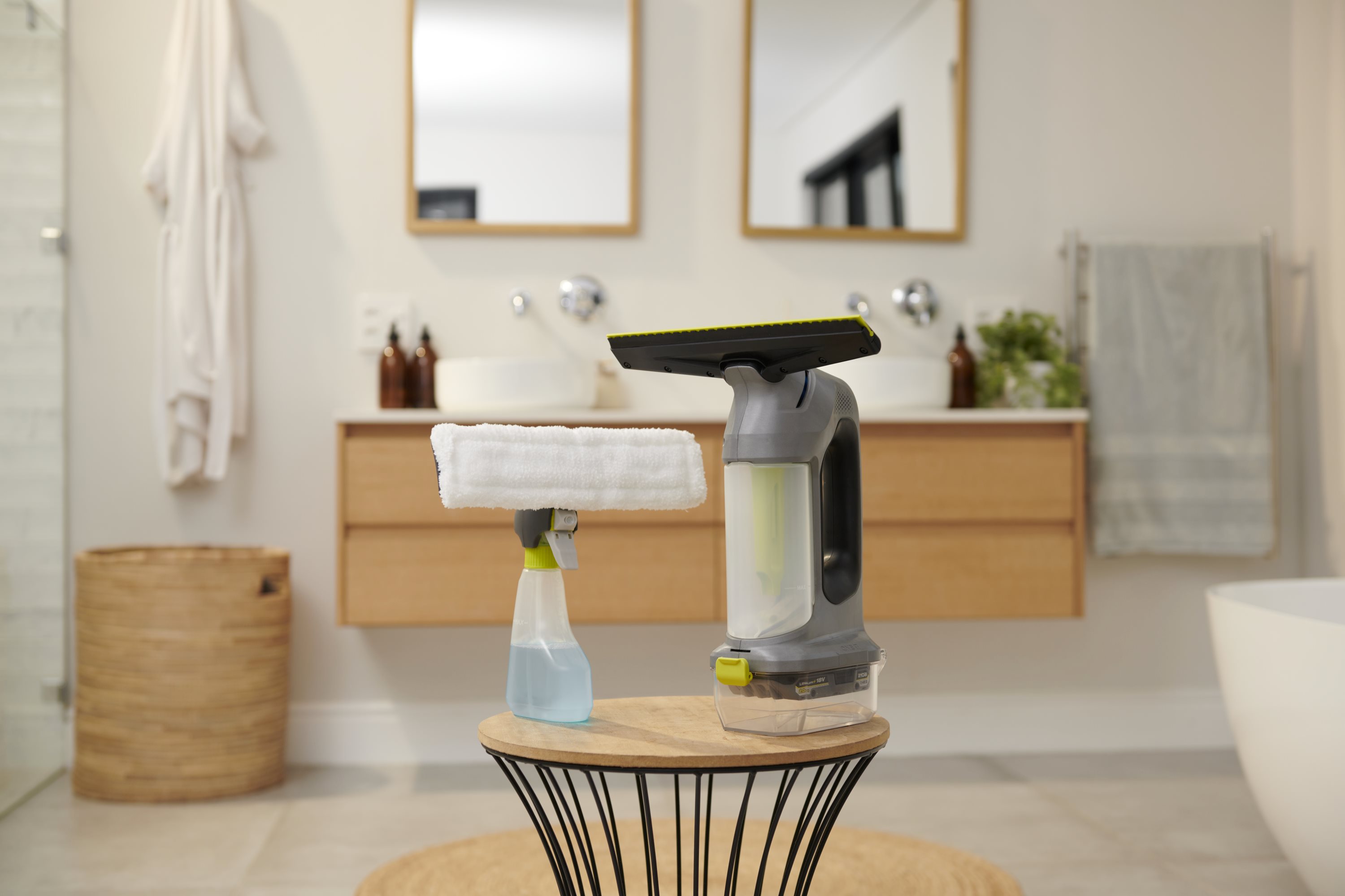 ONE+ window Vac