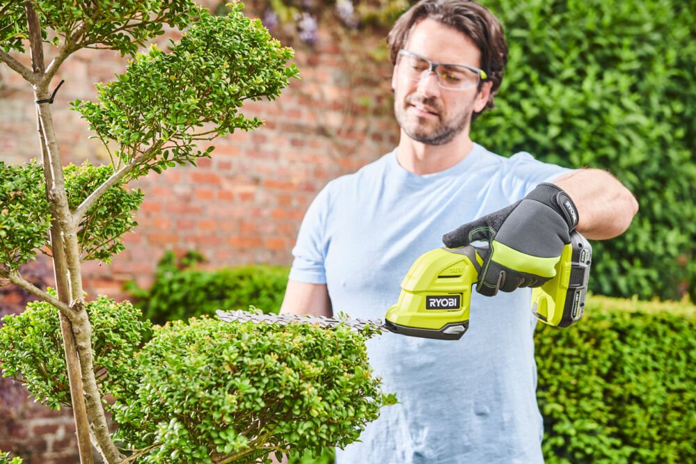 Article Zone Outillage - Cisaille/sculpteur de végétaux sans fil RY18GSA-120T Ryobi