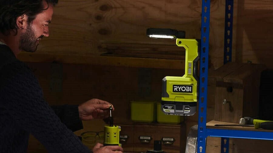 Article Zone Outillage - Lampe de travail magnétique sur batterie 18 V ONE+ RMTL18-0 Ryobi