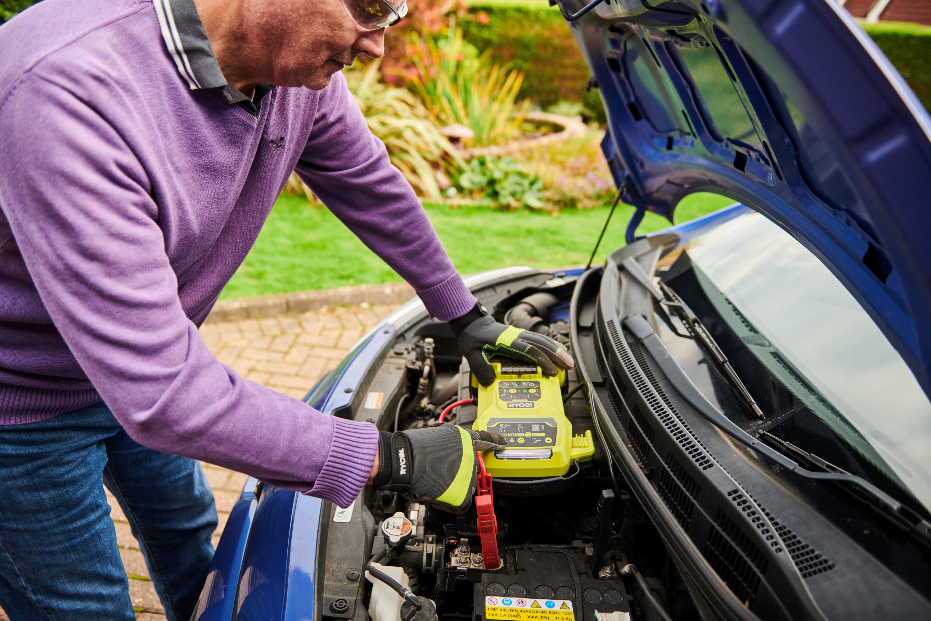 Roadside ready with RYOBI: Essential tools for motoring emergencies