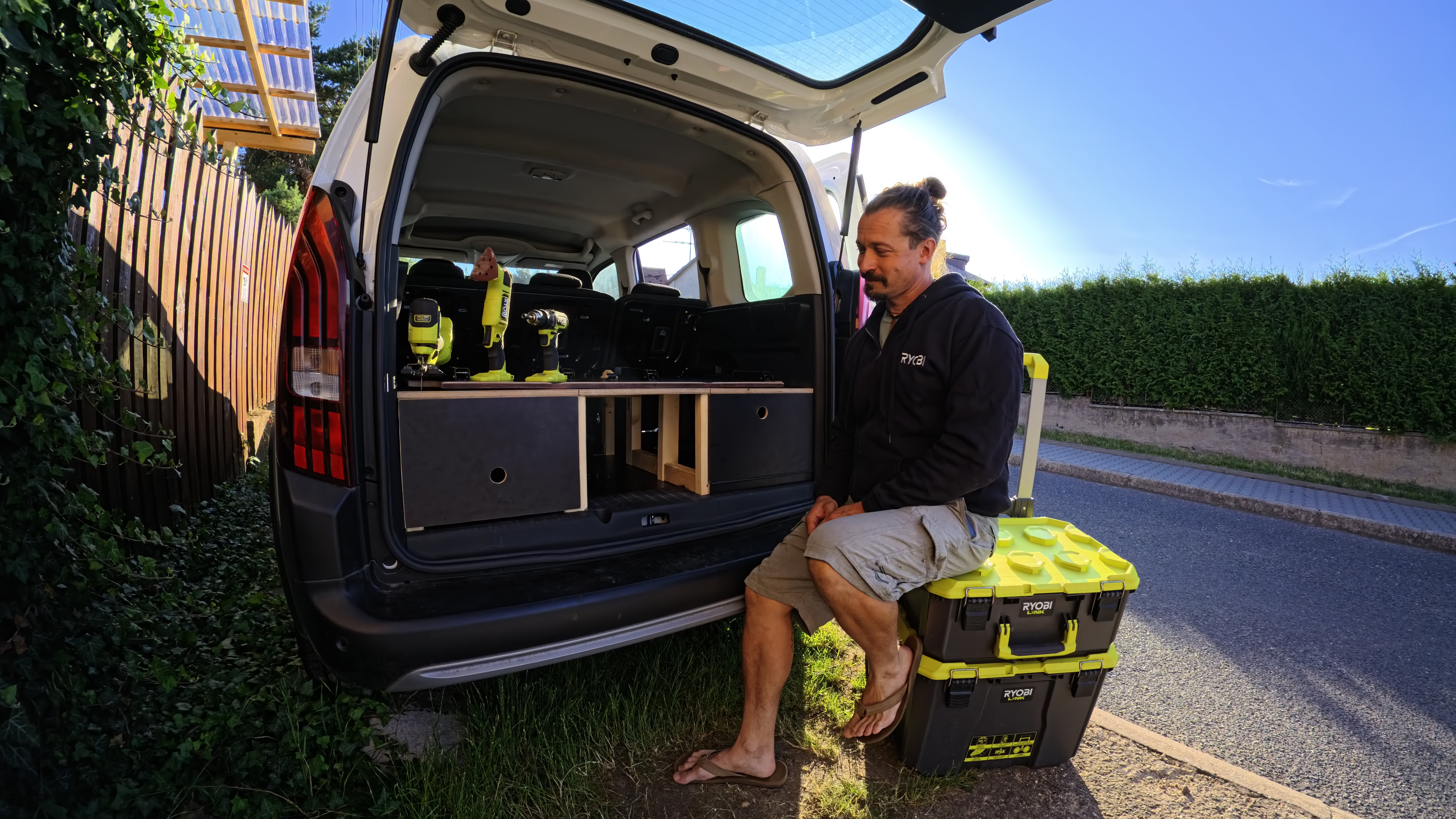 DIY projekty s Pavlem Olivou - 🚐 VESTAVBA DO PEUGEOTU RIFTER