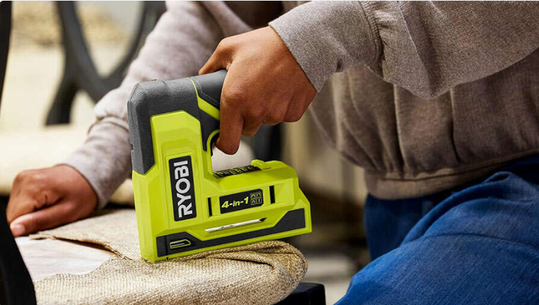 Articles Zone Outillage - Agrafeuse cloueuse sans fil USB 4 V RST4-0 Ryobi