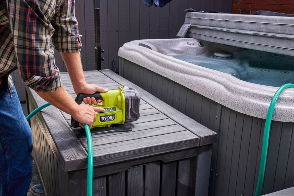RYOBI® lance 4 outils 18V ONE+™ pour gérer l’eau à la maison et au jardin : pompes et déboucheur sans fil