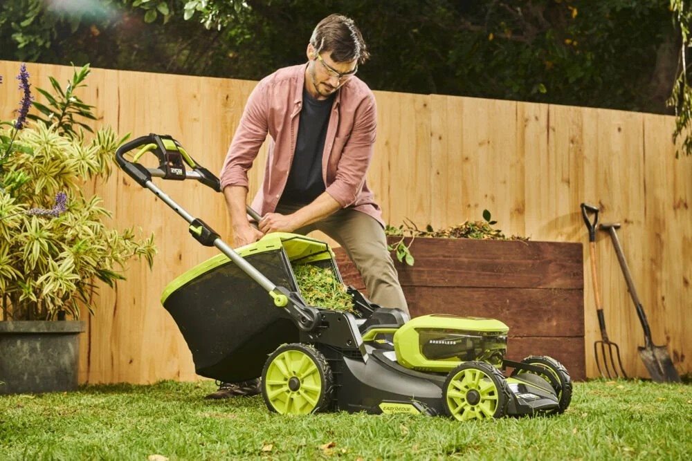 Sekačka s mulčováním trávy. Objevte tajemství dokonalého trávníku! 