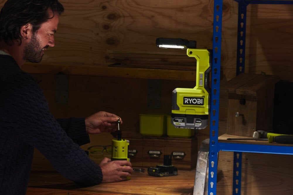 Mehr Licht für Werkstatt und Garage