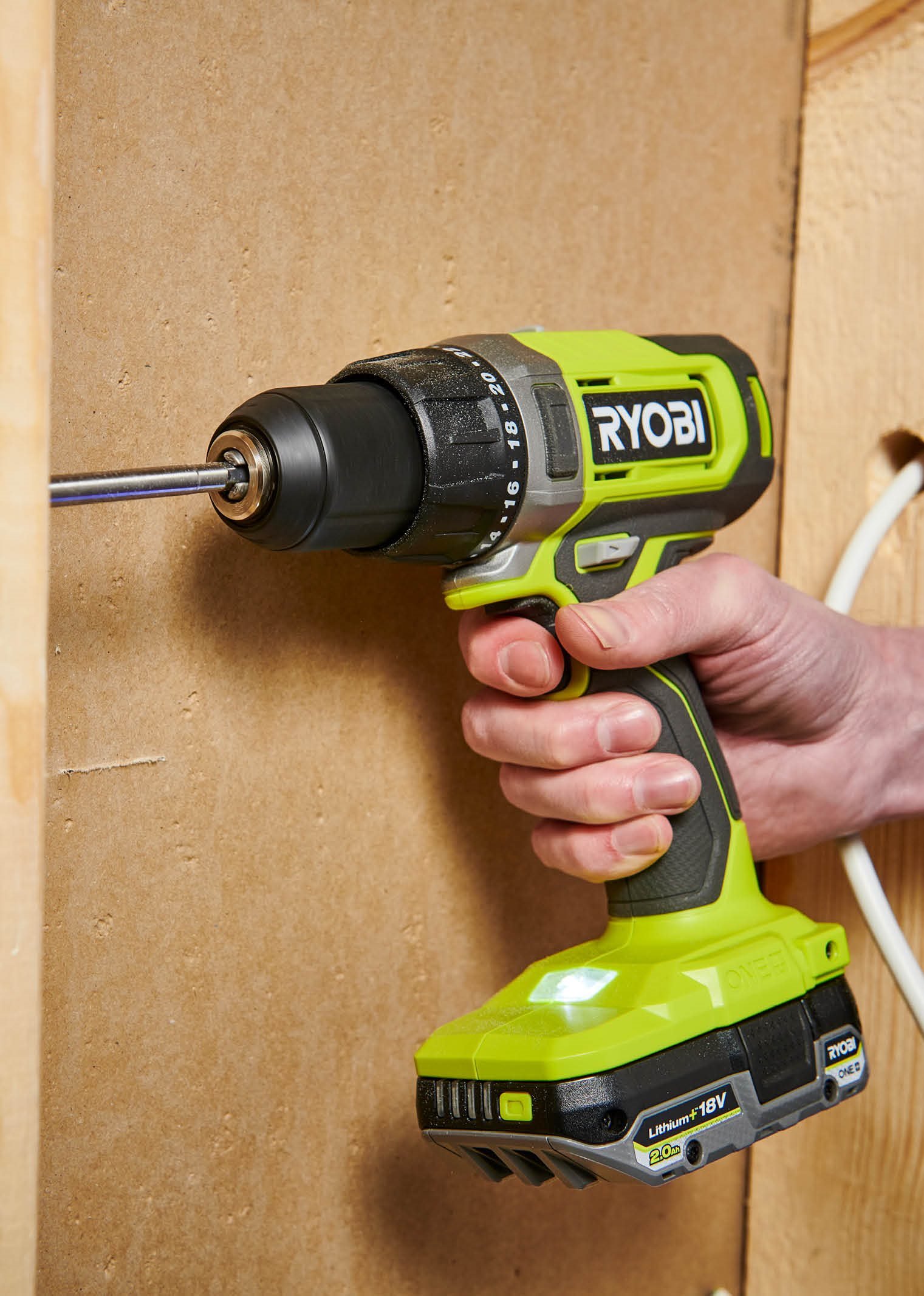Hout frezen met een boormachine: zo pak je het aan