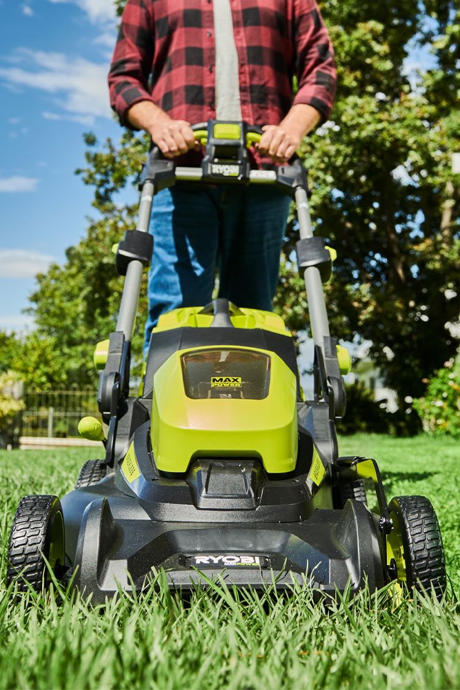 TUTUSTU PUUTARHATYÖKALUIHIN