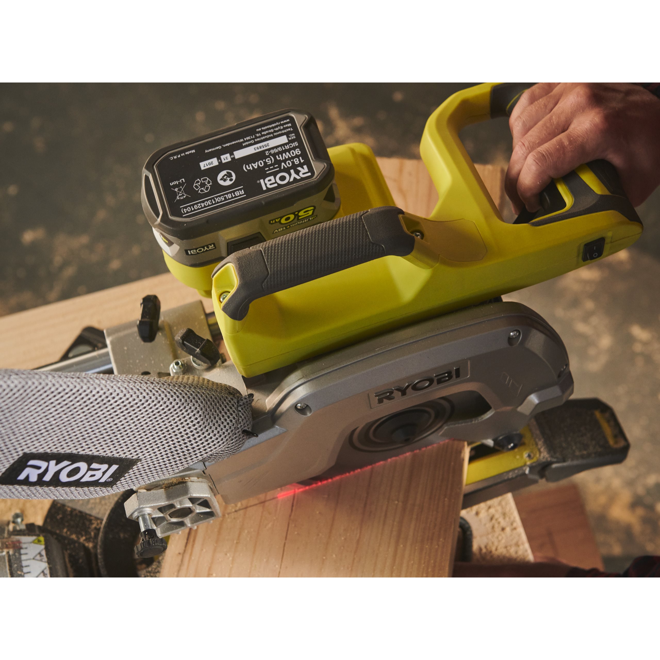 R18MS216-0--App_11.jpg?v=