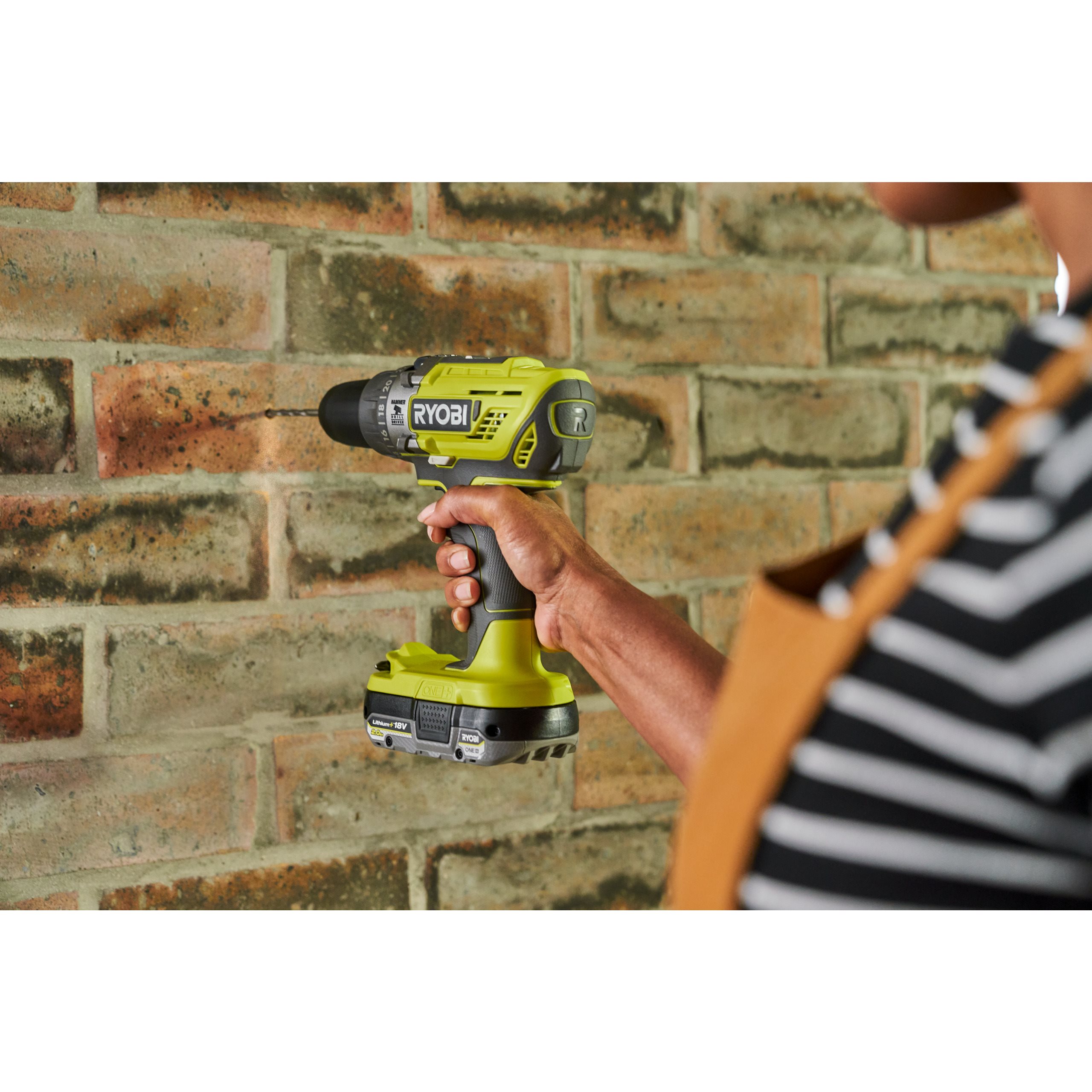 Perceuse à percussion Ryobi R18PD3-120TAH avec accessoires dès € 243.9