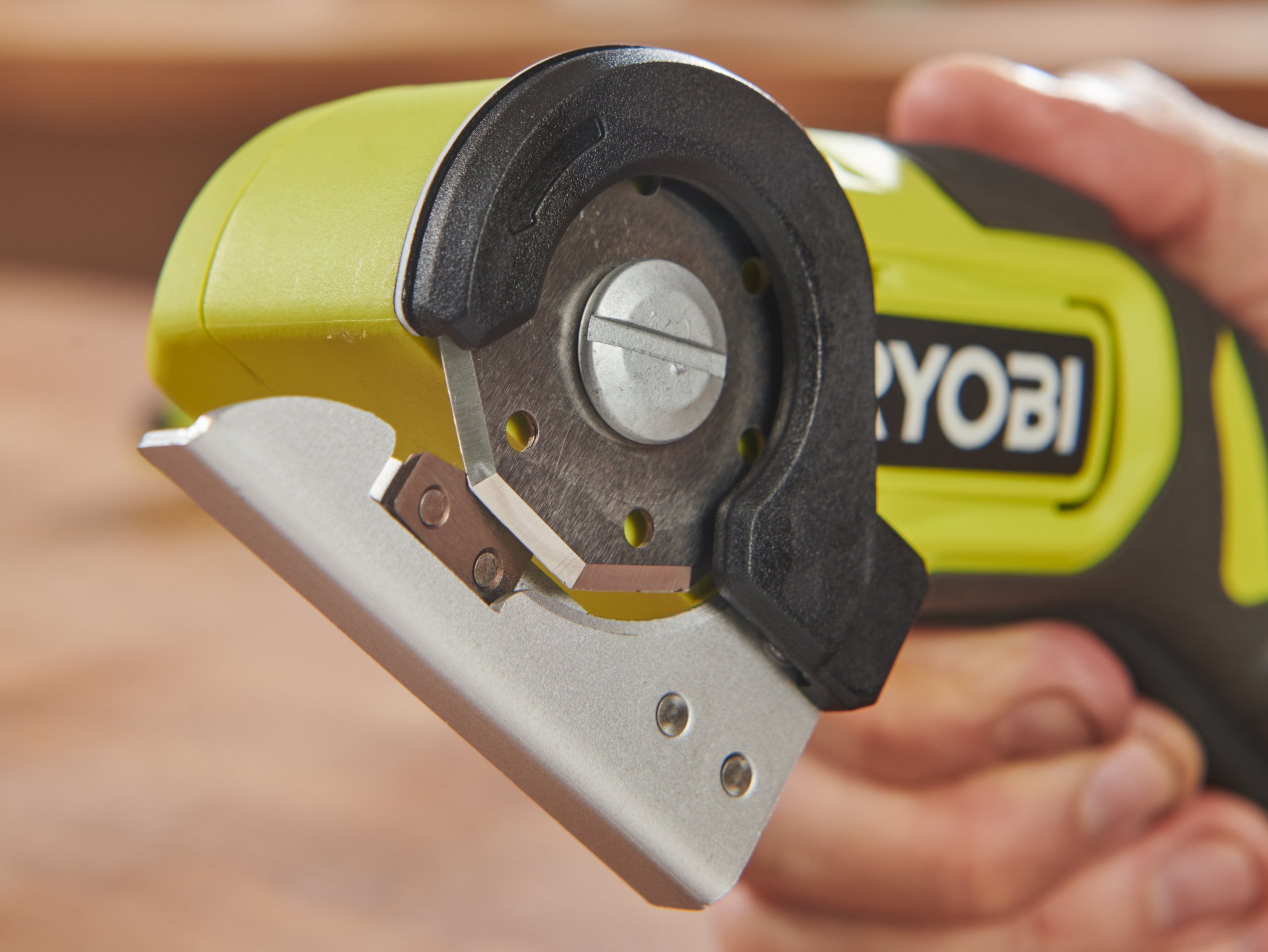 RYOBI Nóż tarczowy 4V USB Lithium z akumulatorem 2.0Ah i kablem do ...