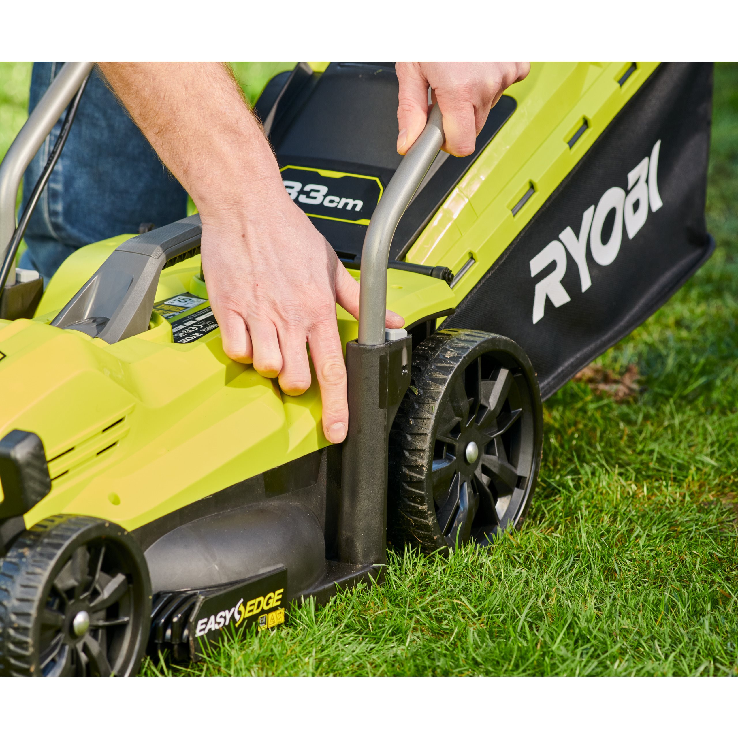 Ryobi RLM13E33S Tondeuse à gazon poussée Secteur Noir, Vert