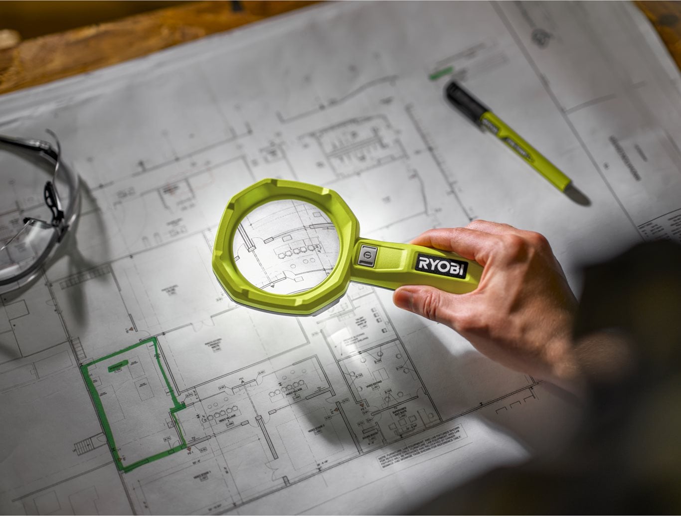 RYOBI Lupa podświetlana 4V RML4-0 USB