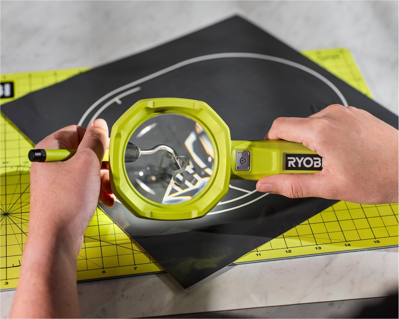 RYOBI Lupa podświetlana 4V RML4-0 USB