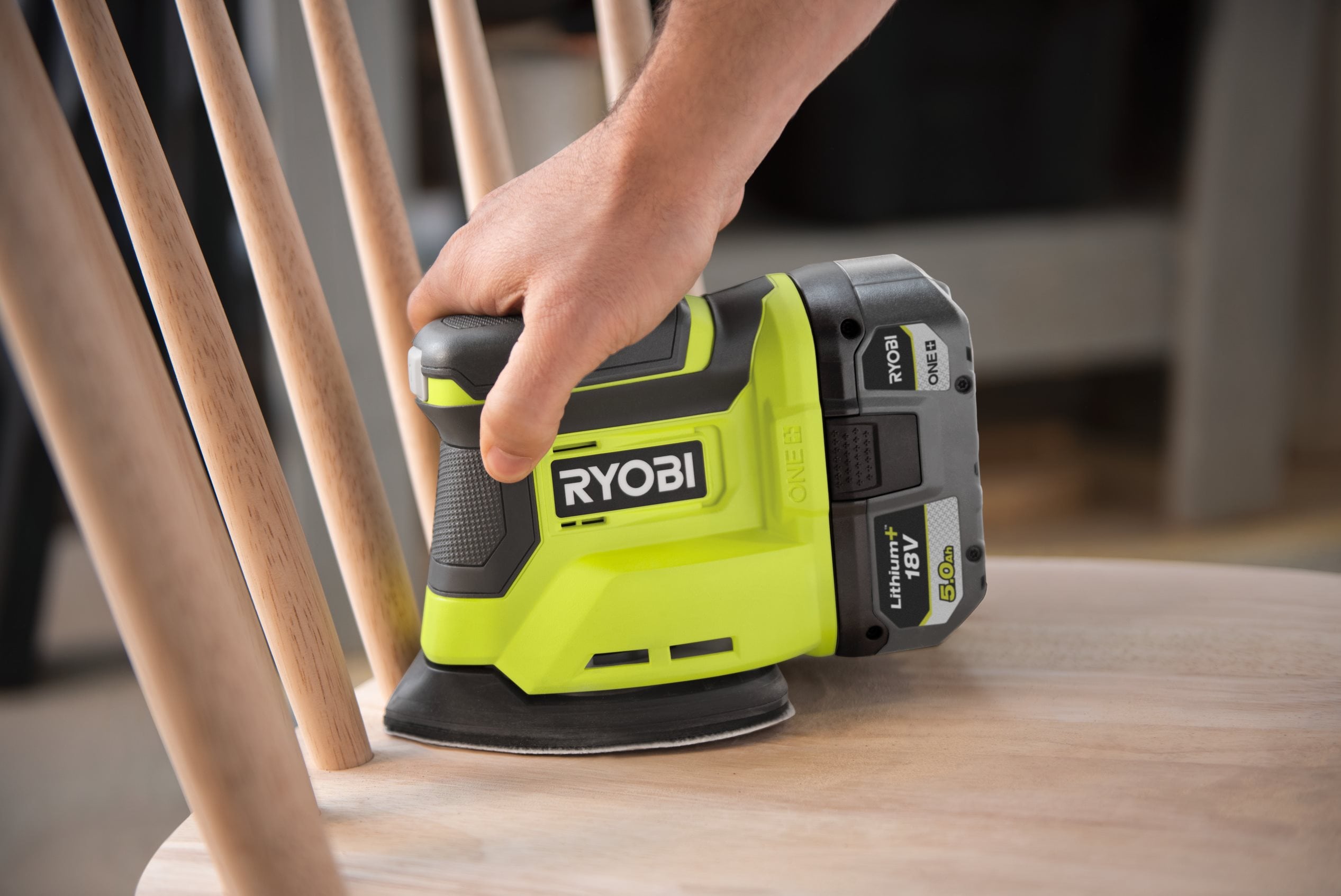 Pack RYOBI - Ponceuse excentrique RROS18-0 - 18V OnePlus - Sans, kit de papier a Pack RYOBI - Ponceuse excentrique RROS18-0 - 18V OnePlus - Sans, kit de papier a