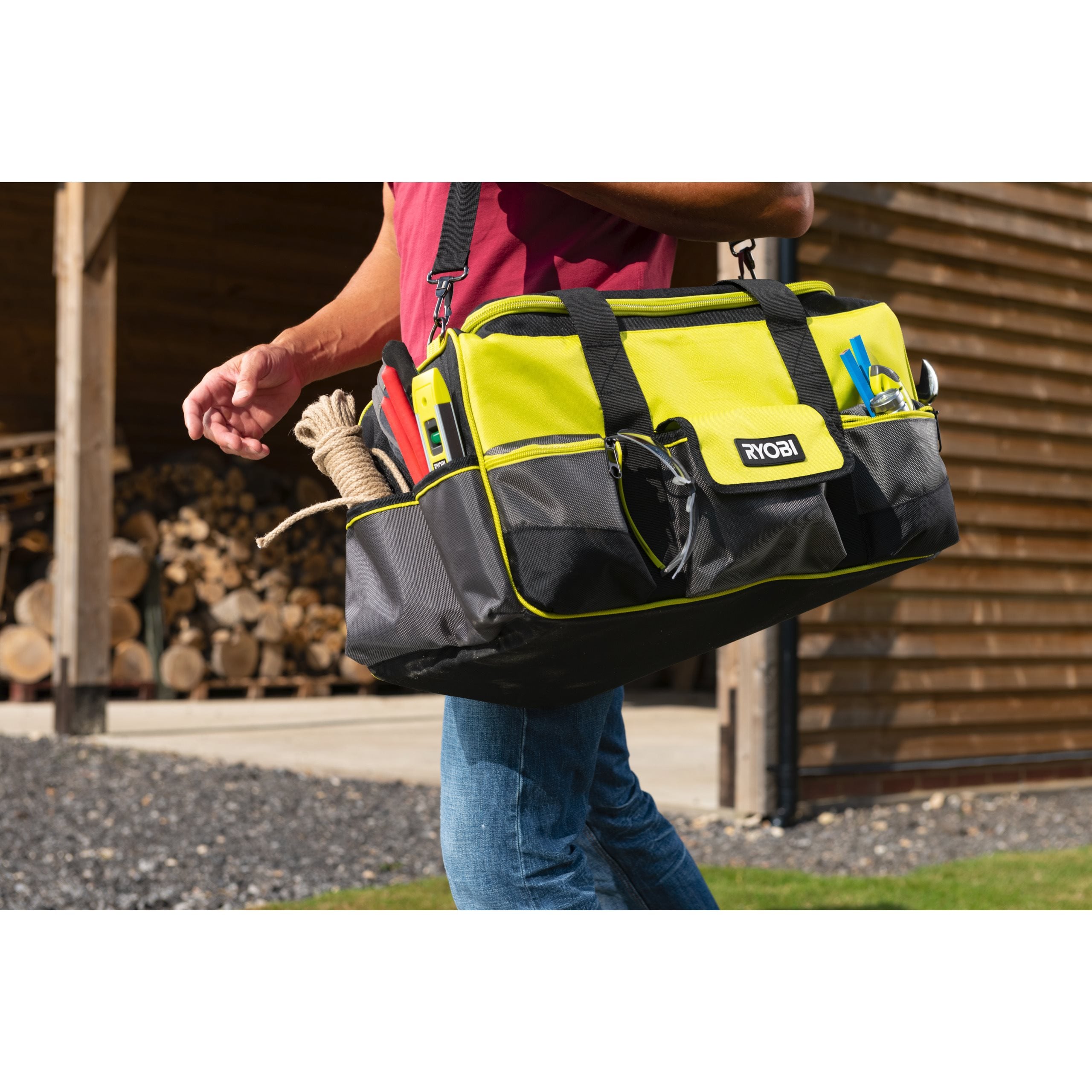 RYOBI UTB04 Sac Renforcé 43L pour 3-4 Outils 460x305x305mm RYOBI UTB04 Sac Renforcé 43L pour 3-4 Outils 460x305x305mm