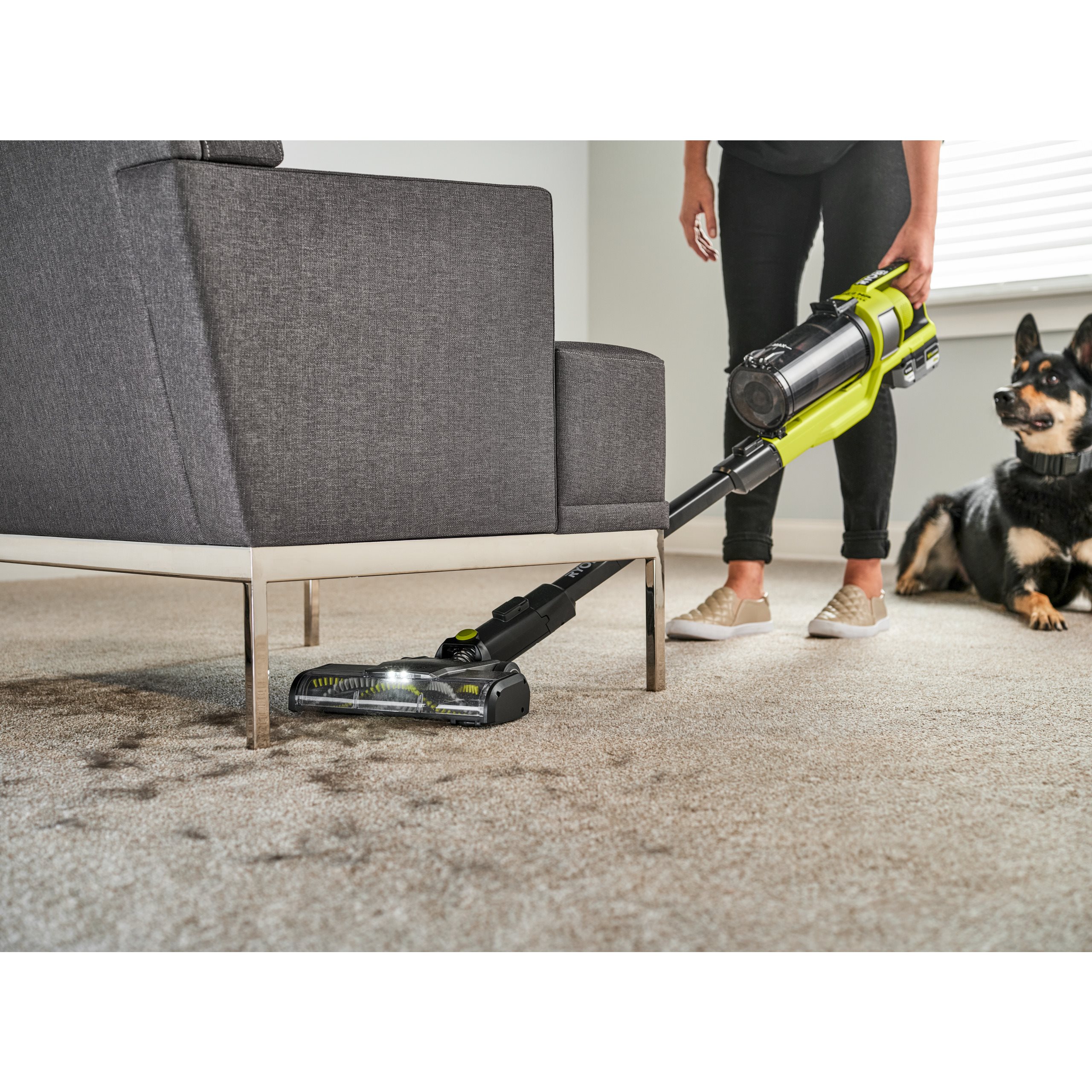 18V ONE+™ HP szénkefe nélküli nagyteljesítményű rúd porszívó  (1 x 4.0Ah)