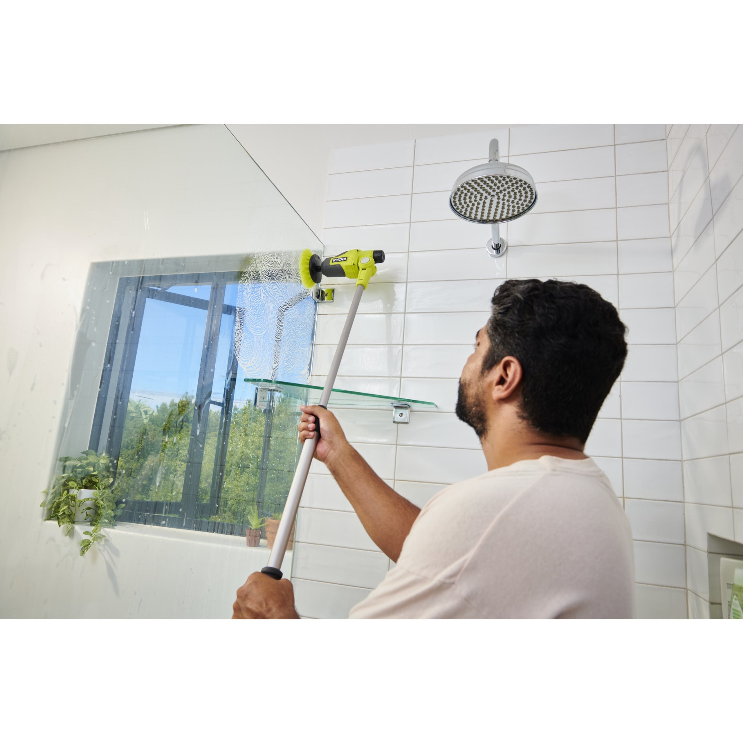 Kit de pornire USB Lithium™ Telescopic Scrubber (1x 2,0Ah) | RYOBI