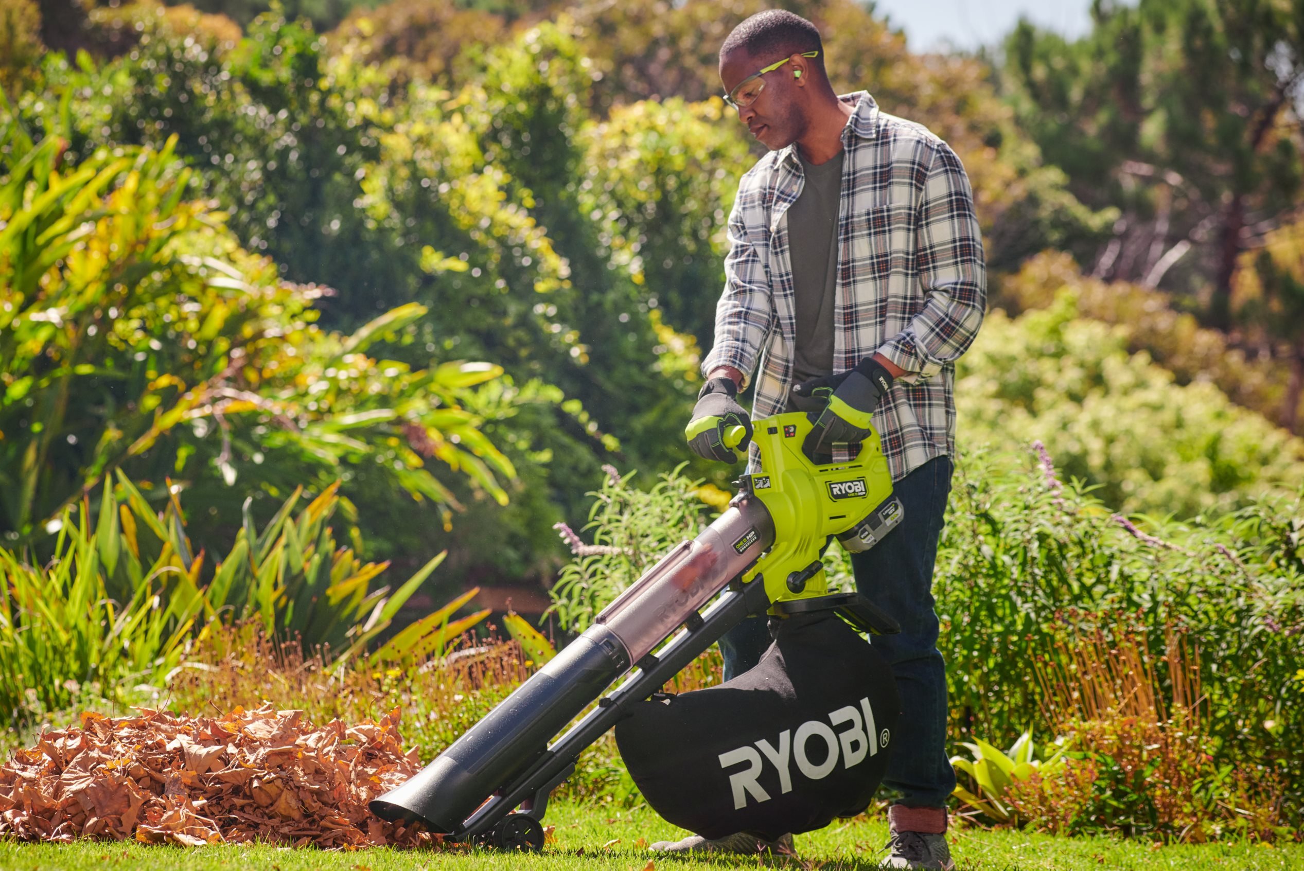18v One+ Ryobi Cordless Leaf Vacuum 18v Cordless Ryobi One+ Blower