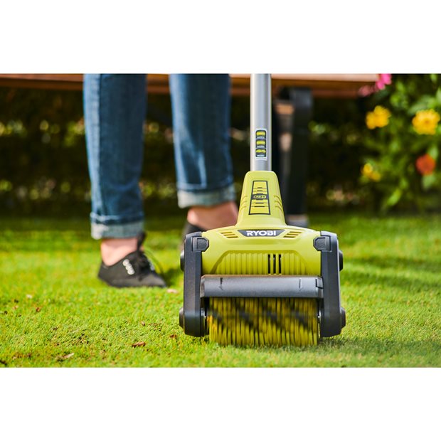 Patio Cleaner with Scrubbing Brush Cordless Ryobi RY18PCB0
