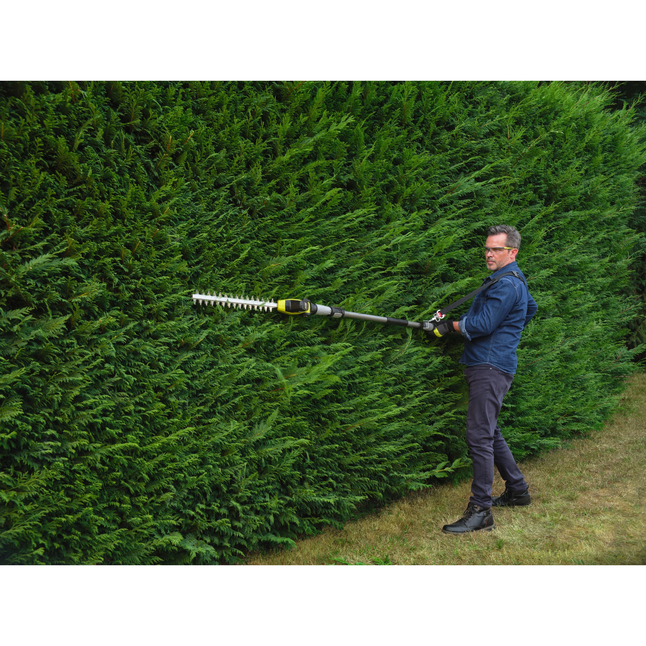 Cordless 3.1m Telescopic Pole Hedge Trimmer | RYOBI | RY18PHTX45A-0