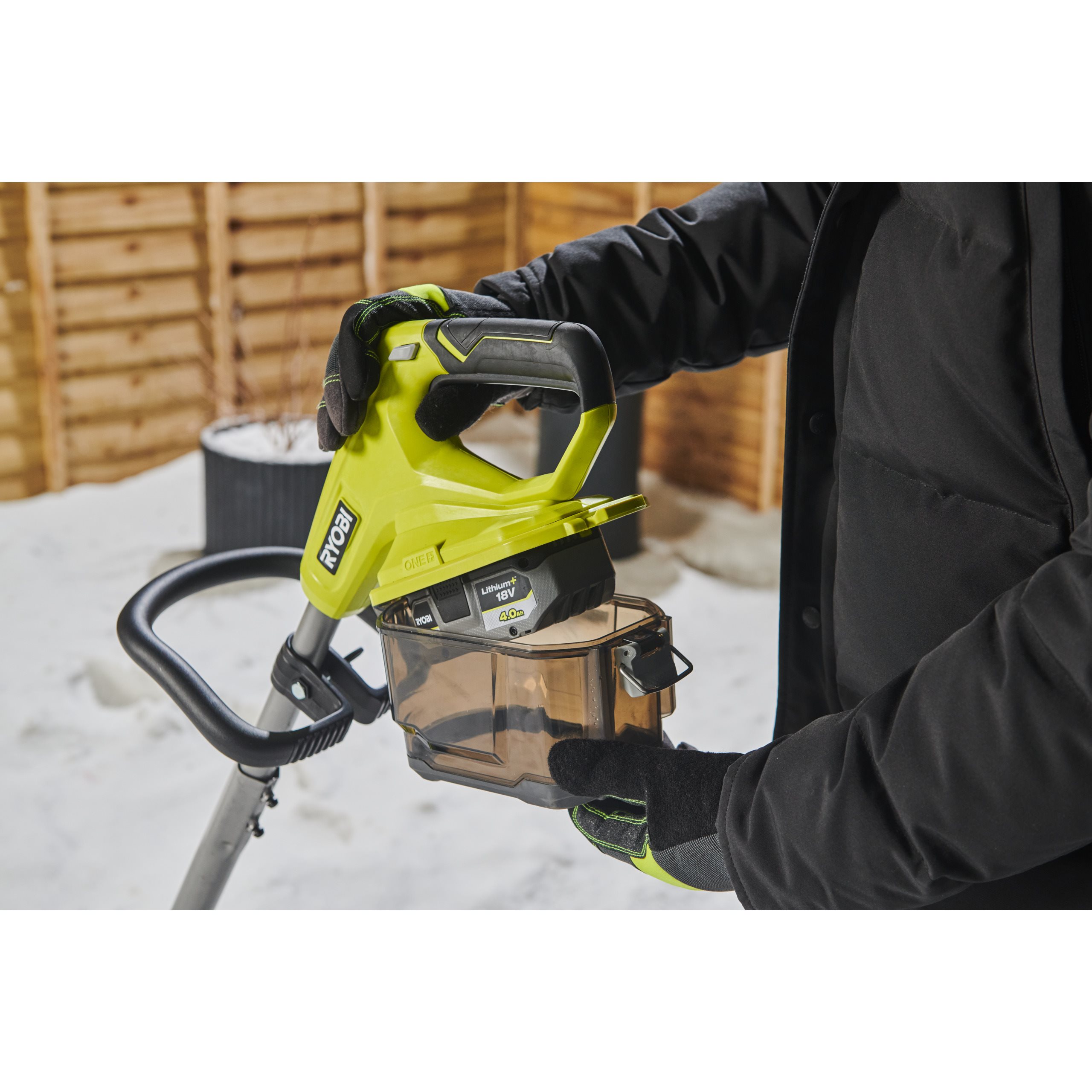 Lopată pentru zapadă 18V ONE+™, lățime 25cm (1 x 4,0 Ah) | Ryobi