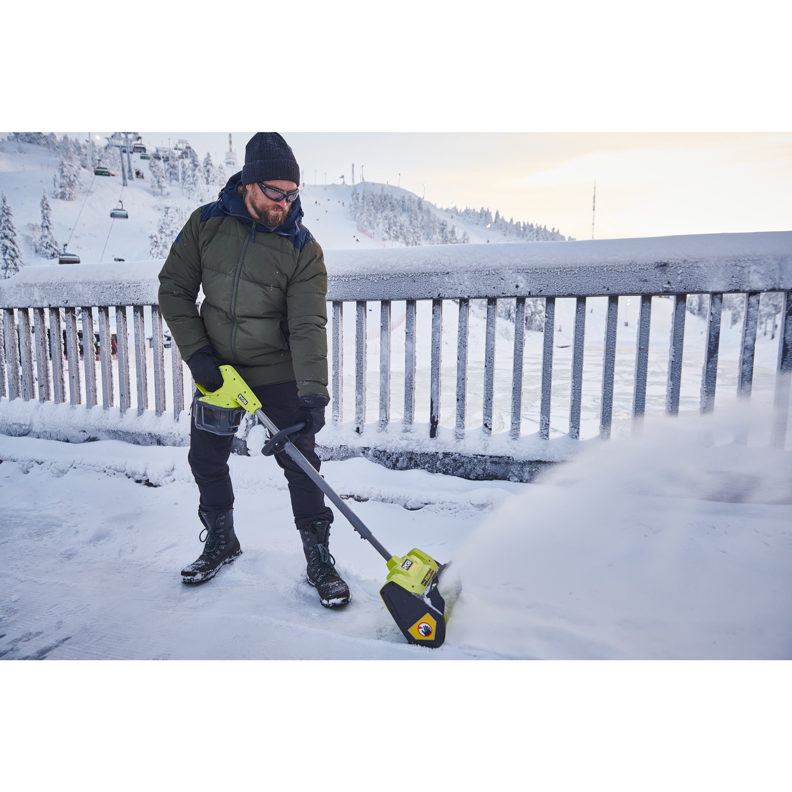 Lopată pentru zapadă 18V ONE+™, lățime 25cm (1 x 4,0 Ah) | Ryobi