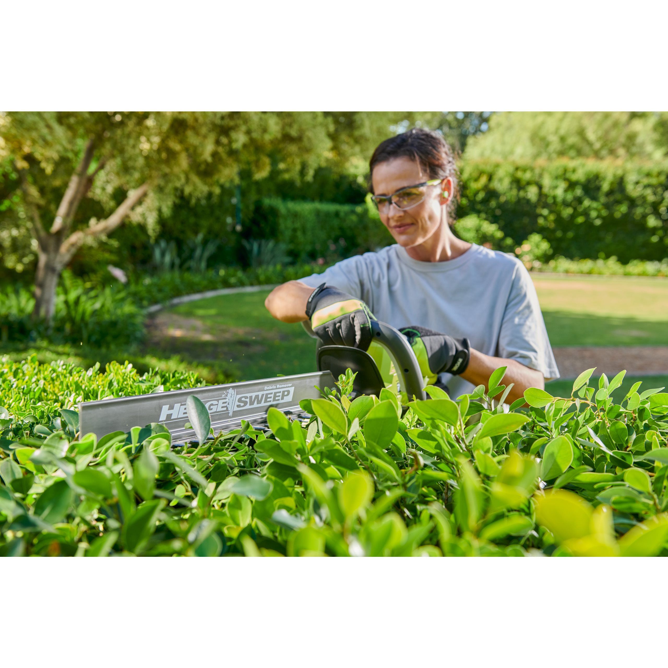 Ryobi Cordless Hedge Ryobi Compact Hedge Trimmer RYOBI RY18HT45A